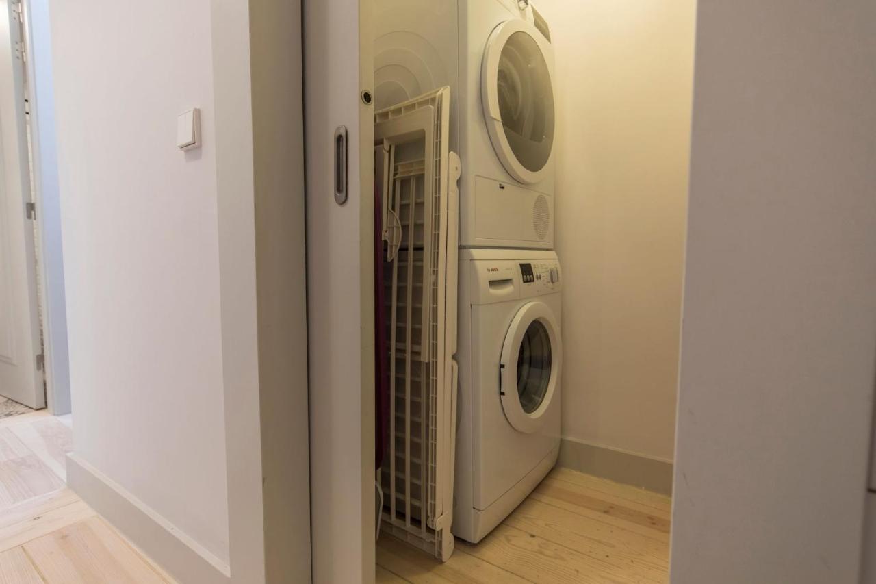 Lovelystay - 3 Bedroom Downtown Wonderwall Lisbon Bagian luar foto