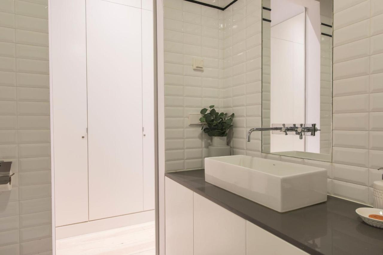 Lovelystay - 3 Bedroom Downtown Wonderwall Lisbon Bagian luar foto
