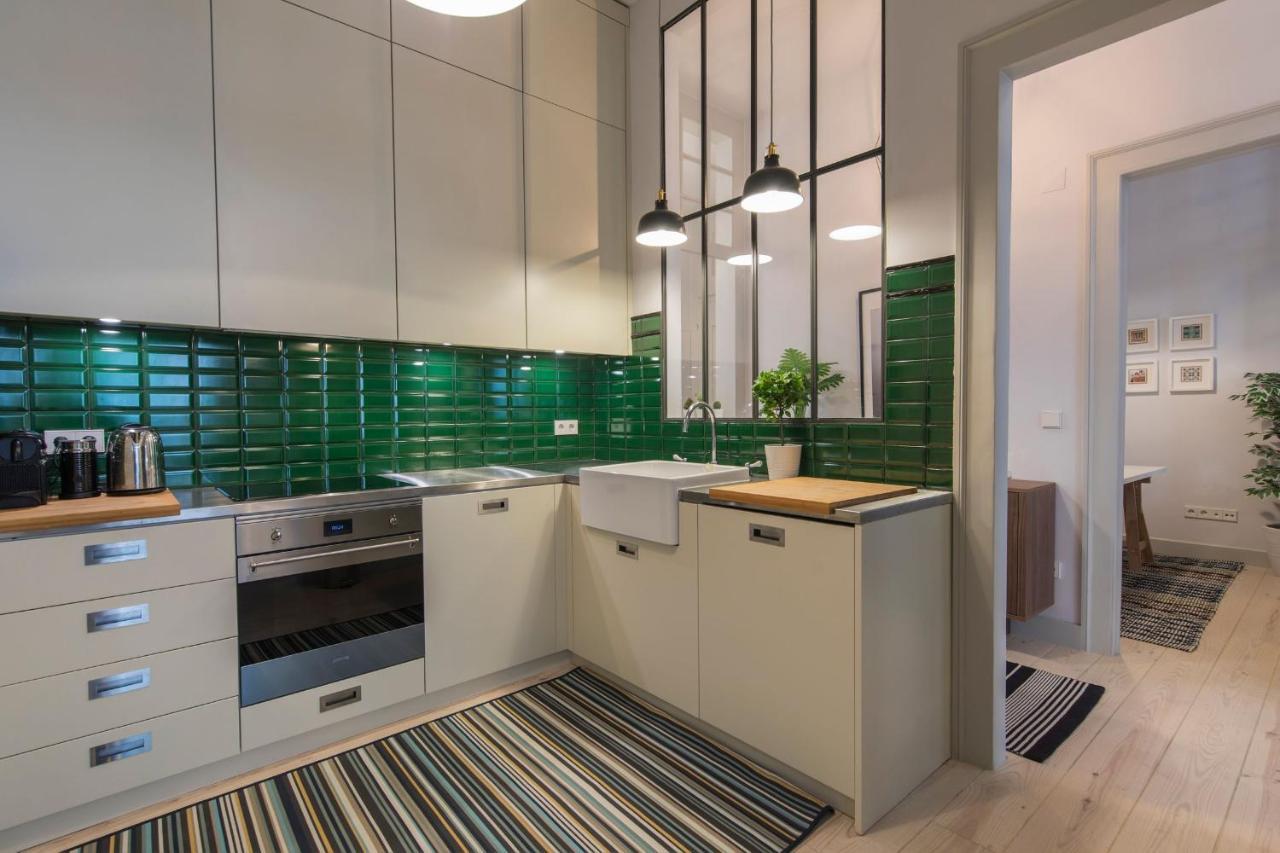 Lovelystay - 3 Bedroom Downtown Wonderwall Lisbon Bagian luar foto
